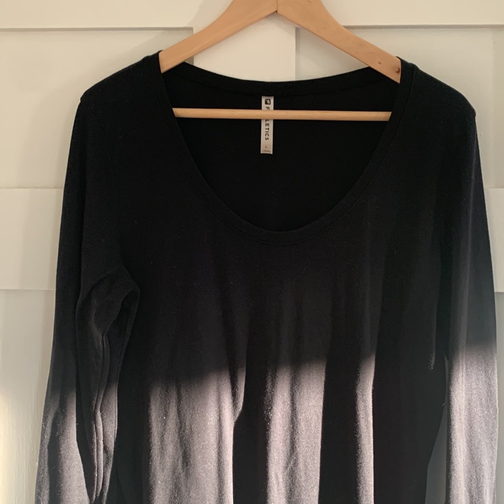 Large Fabletics top - Picture 2 of 6